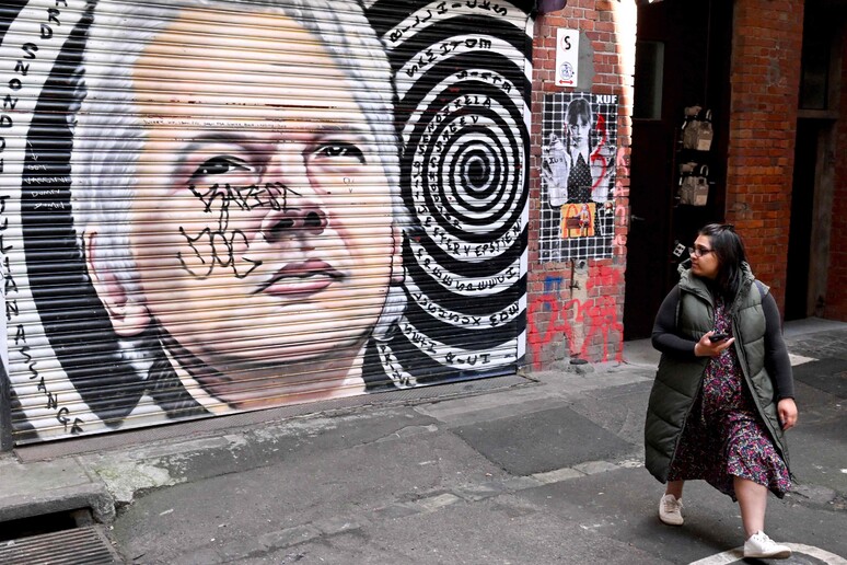 Uno de los tantos murales en Italia en defensa del fundador de Wikileaks. © ANSA/AFP