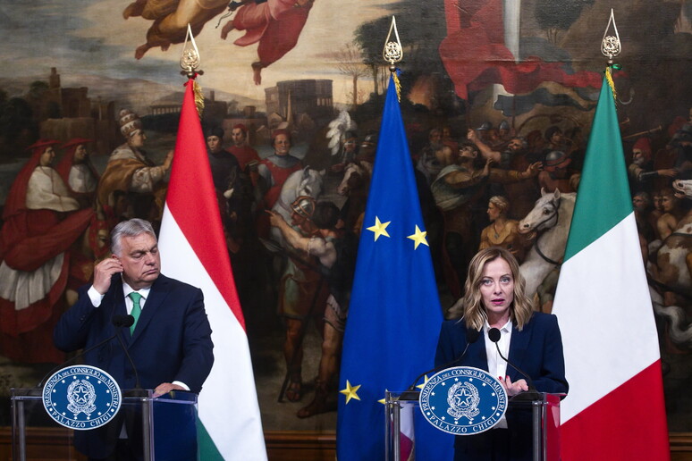 Viktor Orban e Giorgia Meloni - RIPRODUZIONE RISERVATA