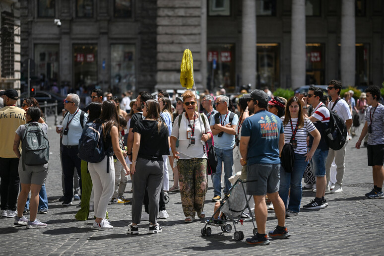 - RIPRODUZIONE RISERVATA