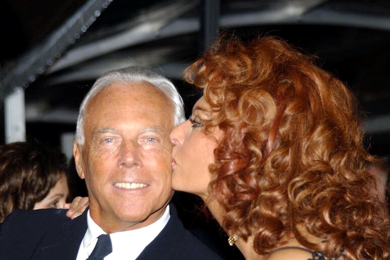 Armani e Sophia Loren são amigos de longa data - TODOS OS DIREITOS RESERVADOS