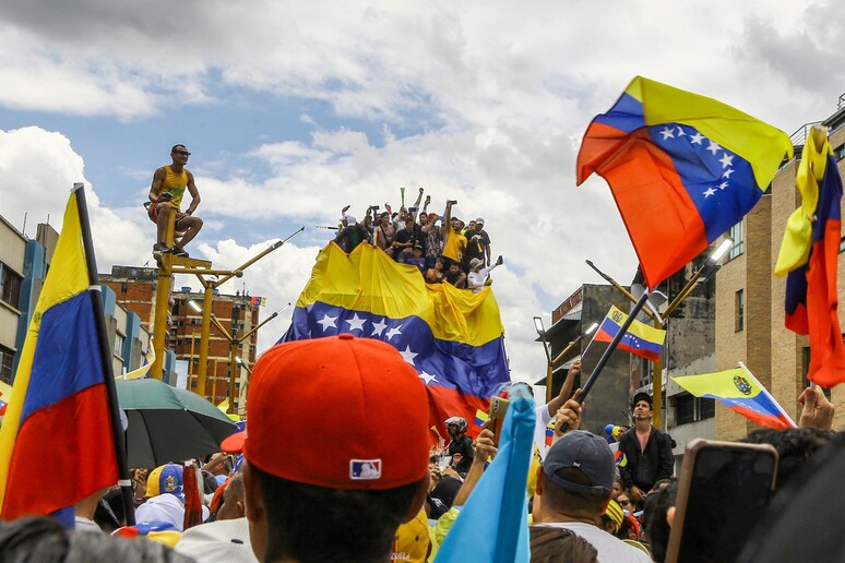 Manifestação de venezuelanos antes das eleições presidenciais © ANSA/AFP