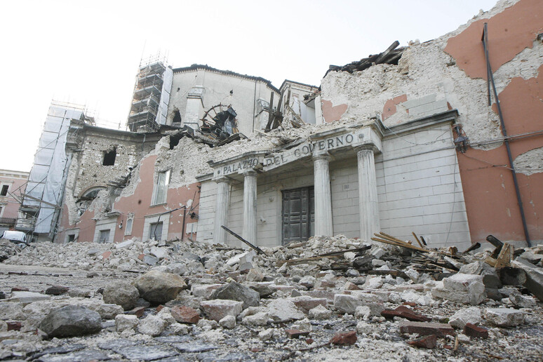 Una imagen del devastador terremoto de  L 'Aquila de 2009 - TODOS LOS DERECHOS RESERVADOS