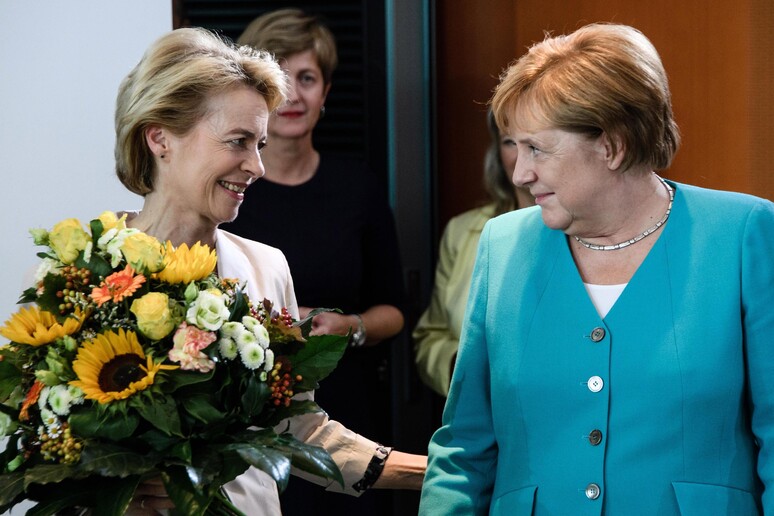 Urusla von der Leyen junto a Angela Merkel en una imagen de archivo © ANSA/EPA