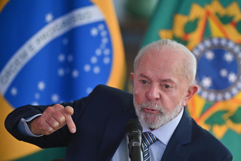 Lula em entrevista a correspondentes internacionais em Brasília © ANSA/EPA