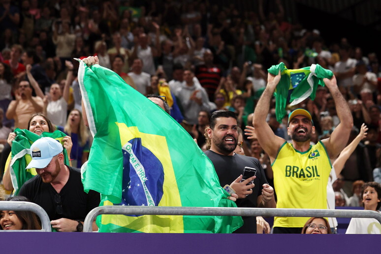 Torcida brasileira em partida de Vôlei nas Olimpíadas © ANSA/EPA