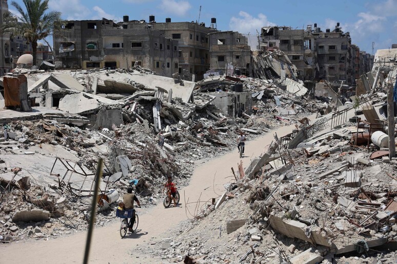 Corpos foram localizados após ocupação israelense © ANSA/AFP