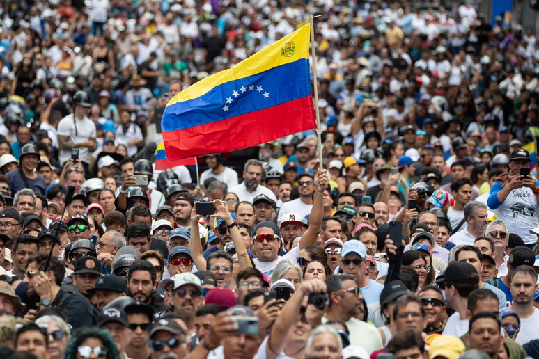 Protesto contra resultado de eleições na Venezuela © ANSA/EPA