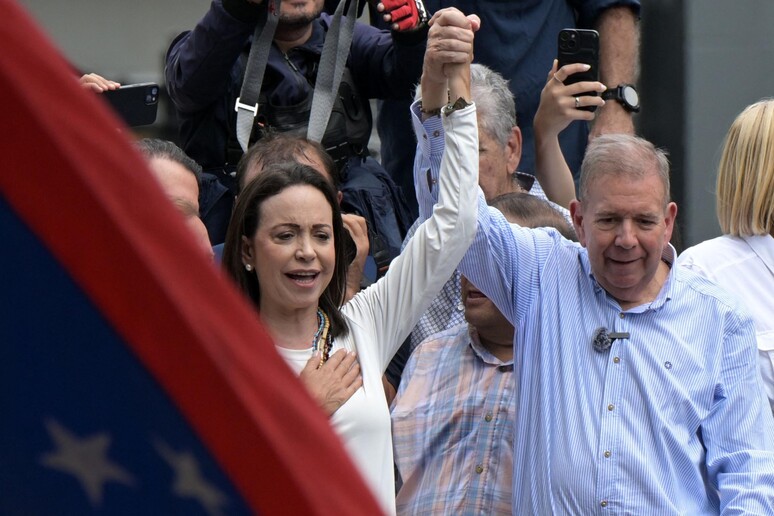 Edmundo González com a líder da oposição, María Corina Machado © ANSA/AFP