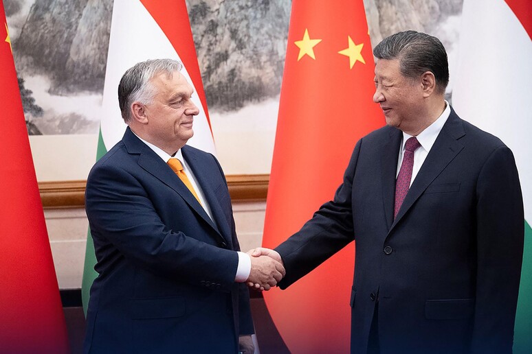 Orban ricevuto da Xi a Pechino © ANSA/AFP