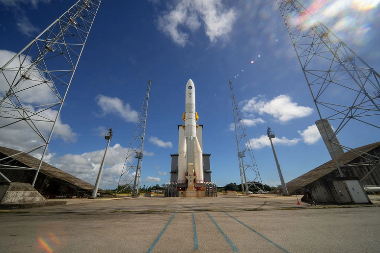Cohete Ariane 6 en la plataforma de lanzamiento del puerto espacial europeo en la Guayana Francesa - TODOS LOS DERECHOS RESERVADOS