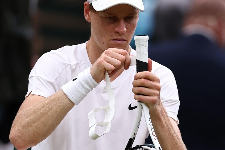 Sinner foi eliminado de Wimbledon pelo russo Medvedev © ANSA/AFP