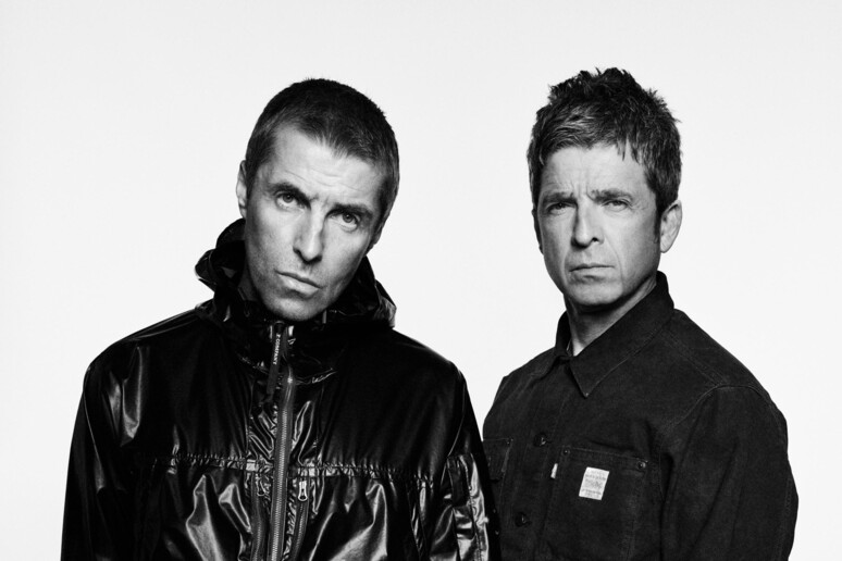 Liam e Noel Gallagher voltarão a se apresentar juntos em 2025 © ANSA/EPA