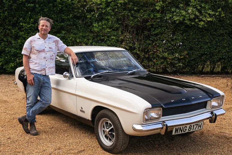 All 'asta la Ford Capri appartenuta allo chef Jamie Oliver - RIPRODUZIONE RISERVATA