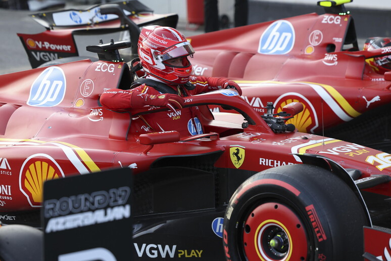 Leclerc supera Piastri e conquista pole no GP do Azerbaijão © ANSA/EPA