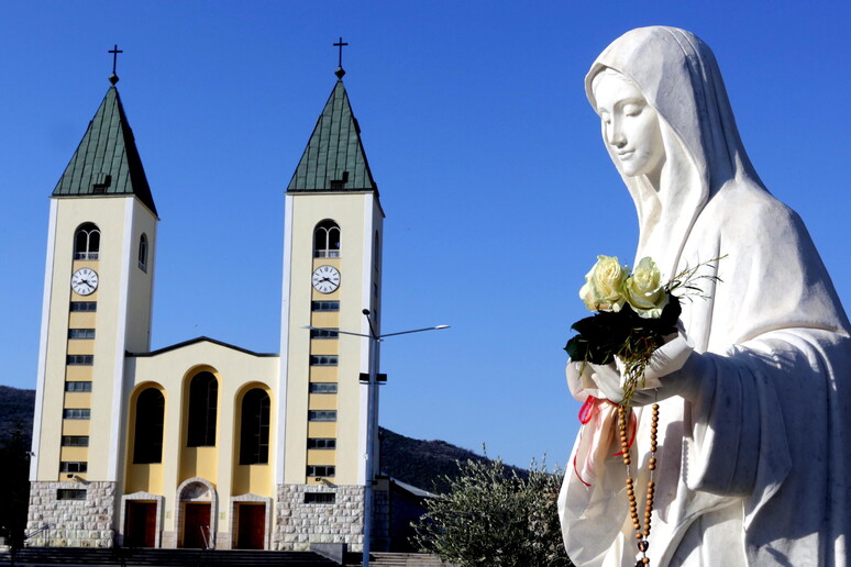 Estátua de Nossa Senhora em Medjugorje, na Bósnia-Herzegovina © ANSA/EPA