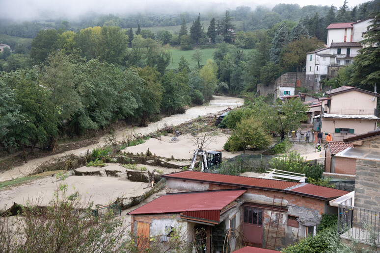 - RIPRODUZIONE RISERVATA