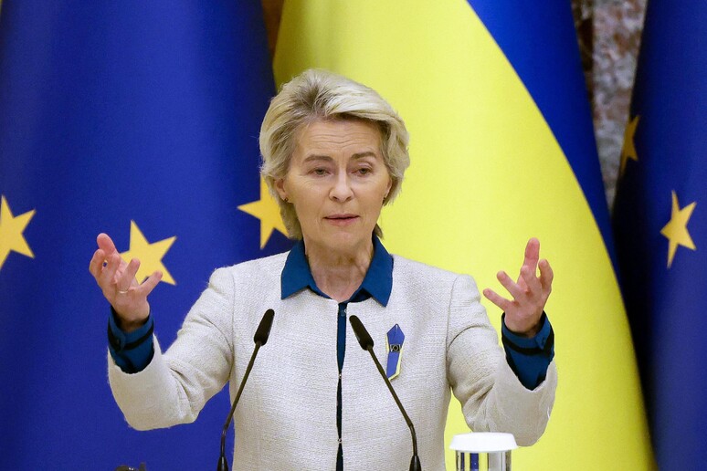 Von der Leyen: "L 'Ue darà un prestito da 35 miliardi a Kiev" © ANSA/AFP