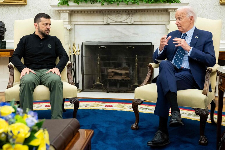 Volodymyr Zelensky e Joe Biden durante encontro na Casa Branca em 26 de setembro © ANSA/AFP