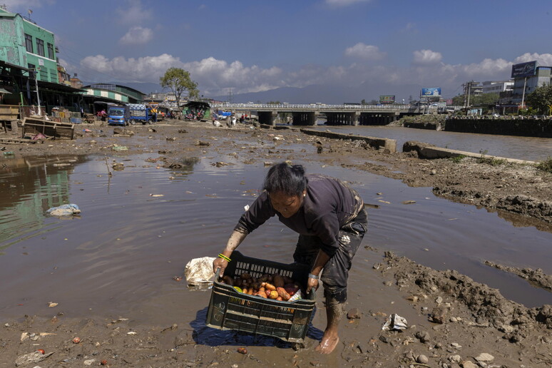 Precipitação no Nepal foi de 240 milímetros de chuva na sexta-feira © ANSA/EPA