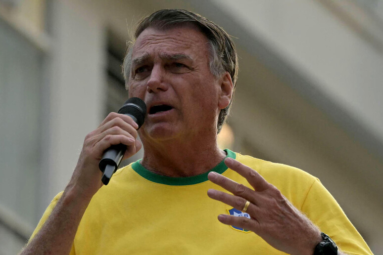 Jair Bolsonaro durante manifestação na Avenida Paulista, em São Paulo © ANSA/AFP