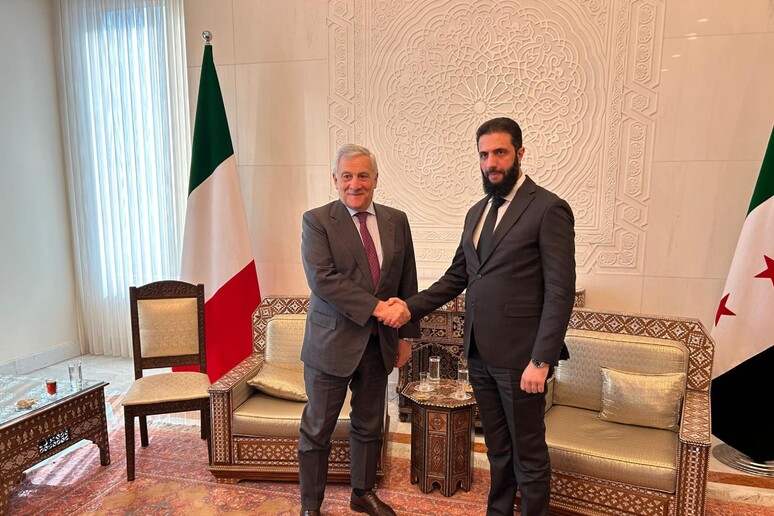 Il ministro Tajani incontra il capo della nuova Amministrazione siriana al-Jolani a Damasco - RIPRODUZIONE RISERVATA