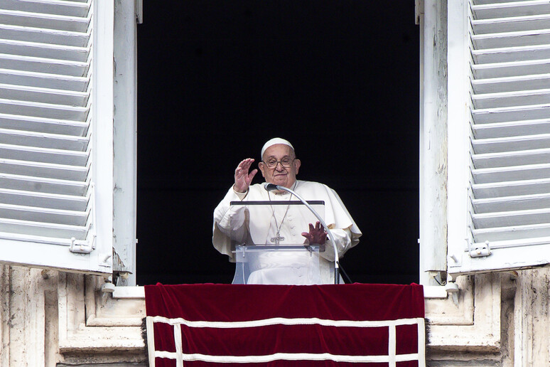 Papa Francisco celebra Angelus no Vaticano - TODOS OS DIREITOS RESERVADOS