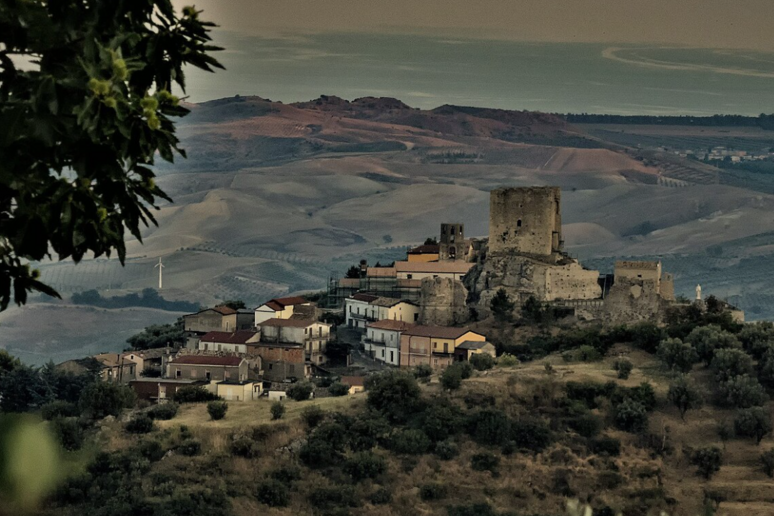 Vista do vilarejo de Belcastro, sul da Itália © ANSA/Teodorarte/Wikimedia