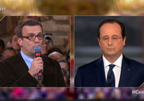 Il presidente Hollande durante la conferenza