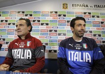 Italy coach Cesare Prandelli and goalkeeper Gianluigi Buffon