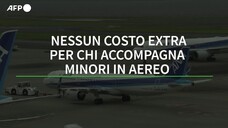 Nessun costo extra per chi vola in aereo con minori o disabili